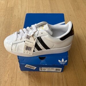 NIB: Adidas Superstar II Cloud White, Core Black, Gold Metallic sz. W9.5 / M8